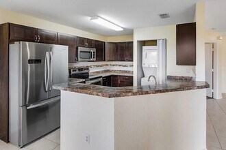 8460-8466-8466 NW 40th St in Coral Springs, FL - Building Photo - Building Photo