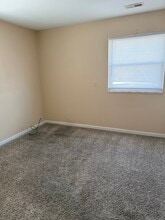 980 E Hope Dr, Unit B in Upland, IN - Building Photo - Building Photo