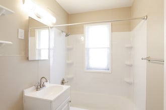 Sandstone Apartments in Wichita, KS - Building Photo - Interior Photo