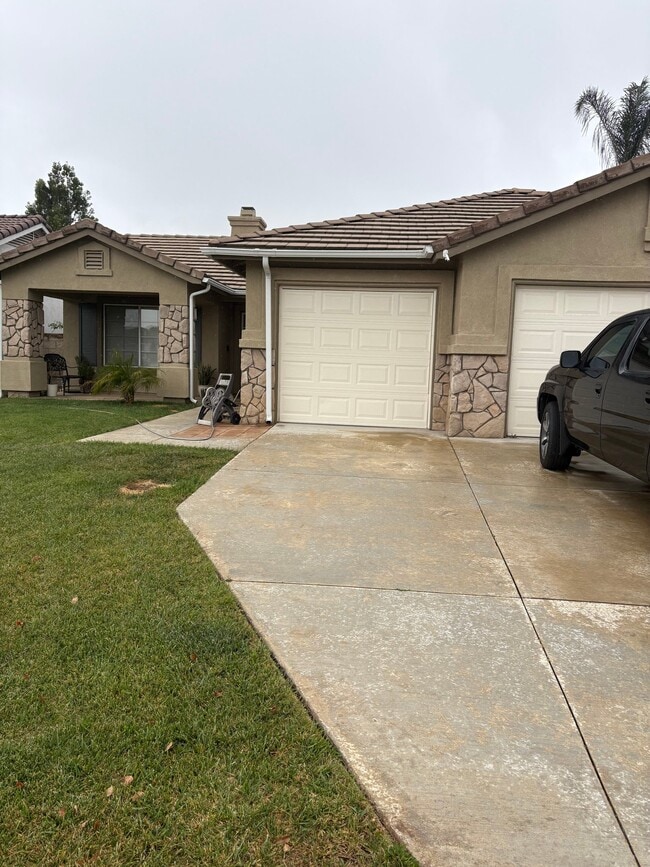 35887 Lourdes Dr in Winchester, CA - Building Photo - Building Photo