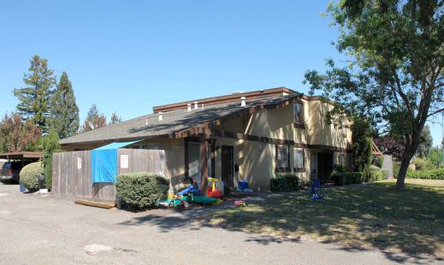 1262 Southwest Blvd in Rohnert Park, CA - Building Photo - Building Photo