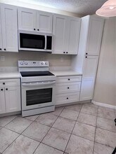 3050 NW 42nd Ave in Coconut Creek, FL - Foto de edificio - Building Photo