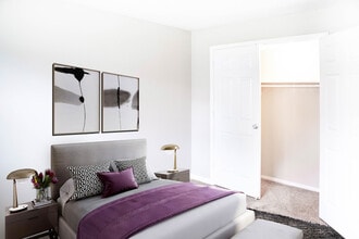 The Clearing in Lee's Summit, MO - Building Photo - Building Photo