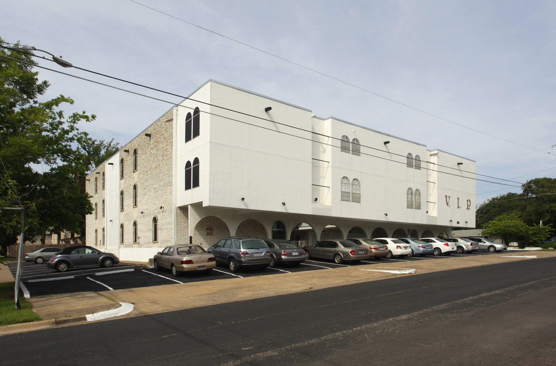 VIP Apartments in Austin, TX - Building Photo