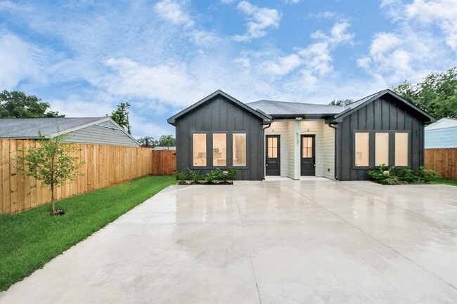 5137 Pederson St in Houston, TX - Building Photo - Building Photo