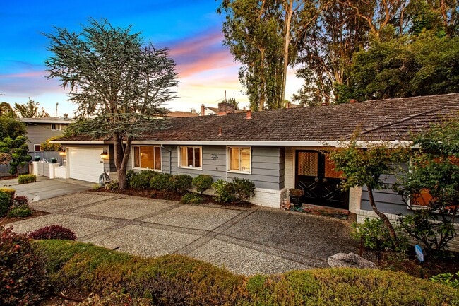 3605 Kingridge Dr in San Mateo, CA - Building Photo - Building Photo