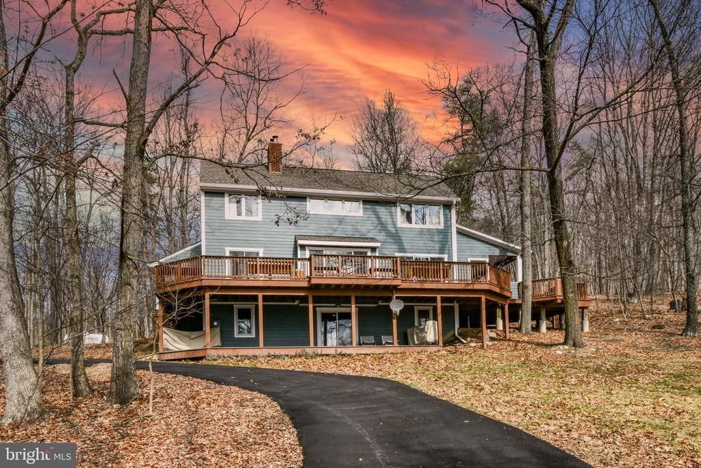34942 Charles Town Pike in Purcellville, VA - Building Photo