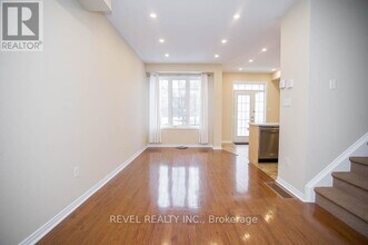 21 Diana Ave in Brantford, ON - Building Photo - Building Photo