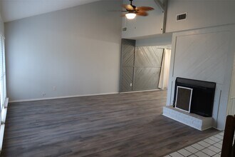 15326 McConn St in Webster, TX - Building Photo - Building Photo