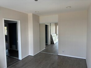 915 Ocean Ave, Unit 202 in Santa Monica, CA - Building Photo - Building Photo