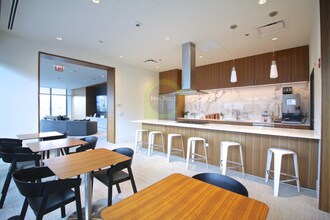 840 N Orleans St in Chicago, IL - Building Photo - Building Photo