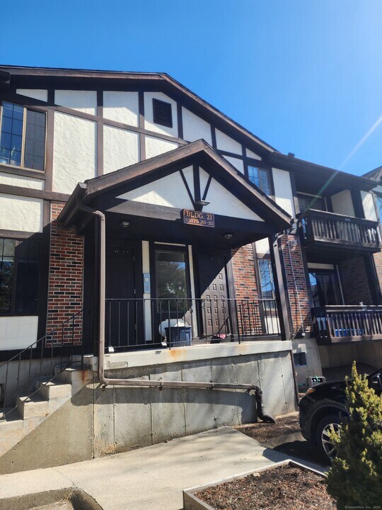 365 Mather St in Hamden, CT - Foto de edificio