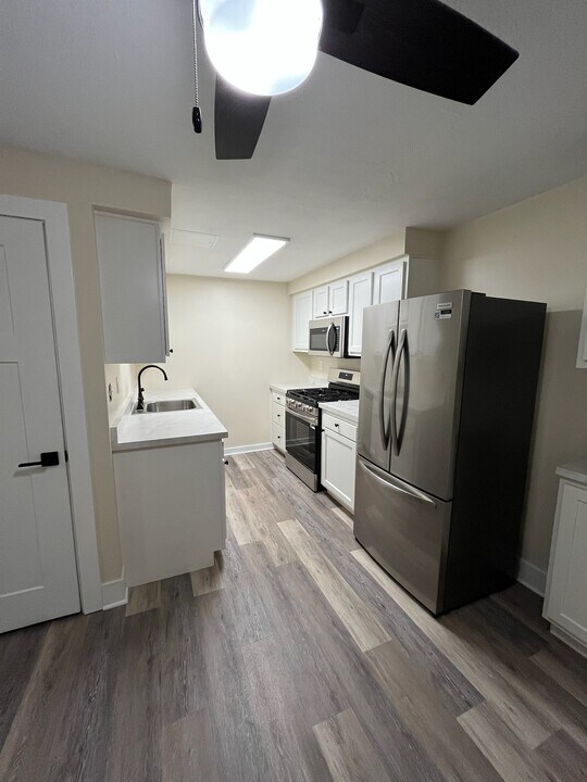 577 Pine Line Dr in Pittsburgh, PA - Building Photo