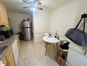 24 Brock St, Unit 2 in Boston, MA - Building Photo - Building Photo