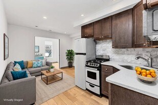 332 E 6th St in New York, NY - Building Photo