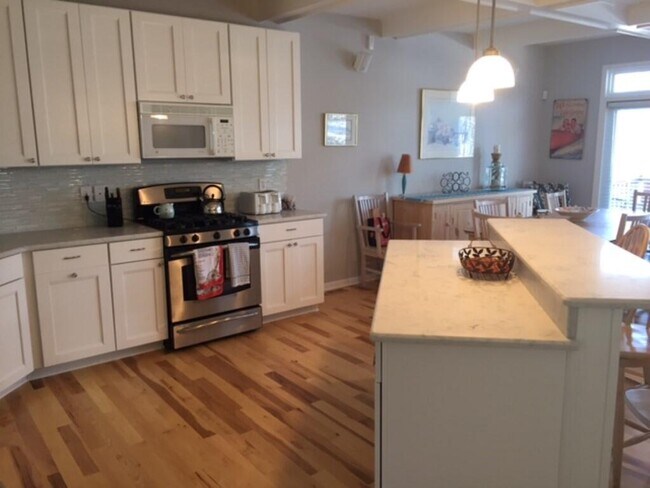 414 S Lake Shore Dr in Fontana, WI - Building Photo - Building Photo
