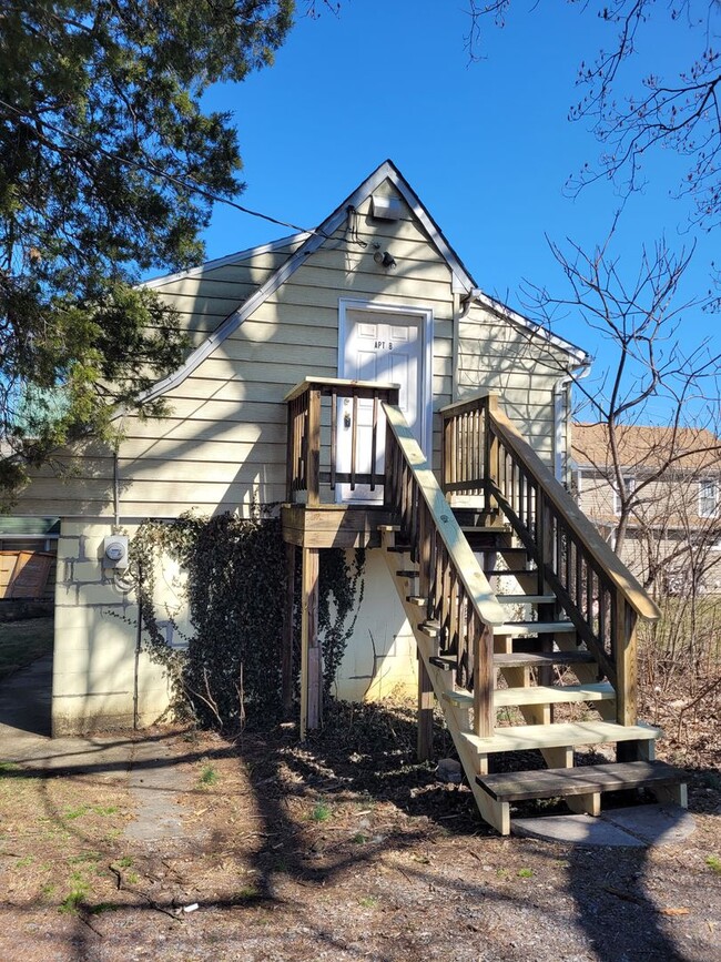 property at 212 N Queen St