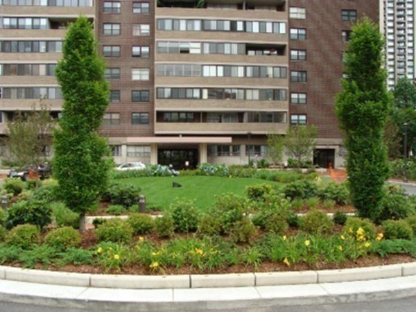 8 Hawthorne Pl, Unit 8 in Boston, MA - Foto de edificio