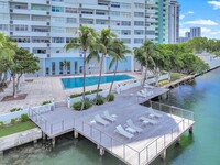 10 Century Ln, Unit 03C in Miami Beach, FL - Building Photo - Building Photo