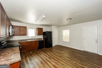 306 Blackfoot Trail in Villa Rica, GA - Building Photo - Building Photo