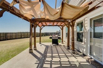 301 Plum Dr in Nevada, TX - Building Photo - Building Photo