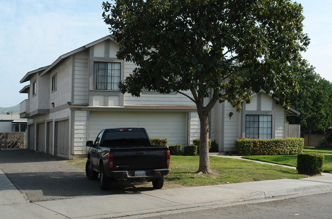 11388 Magnolia Ave in Riverside, CA - Foto de edificio - Building Photo