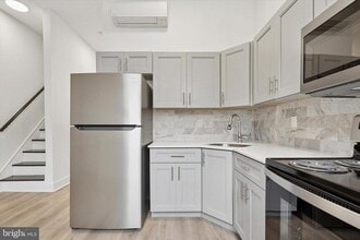 2250 N Woodstock St in Philadelphia, PA - Building Photo - Building Photo