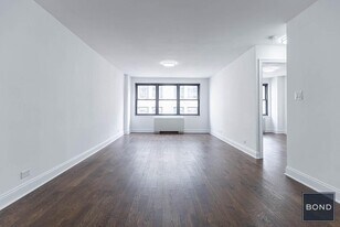 96 5th Ave in New York, NY - Building Photo