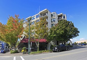 Bayview Place in White Rock, BC - Building Photo