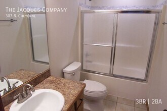 307 N Cheyenne in Clever, MO - Building Photo - Building Photo