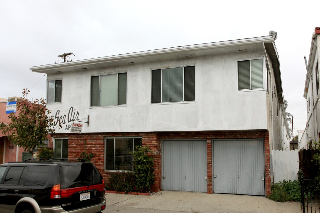 Sea Air Apartments in Long Beach, CA - Building Photo