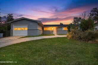 8015 Jaguar Dr in Jacksonville, FL - Building Photo - Building Photo