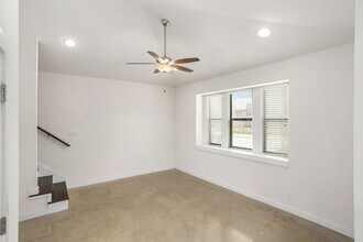 623 Burleson St in San Antonio, TX - Building Photo - Building Photo
