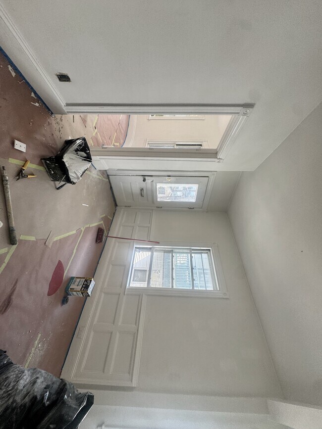 14 Quint Ave, Unit 1 in Boston, MA - Foto de edificio - Building Photo