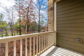 321 View Dr in Morrisville, NC - Foto de edificio - Building Photo