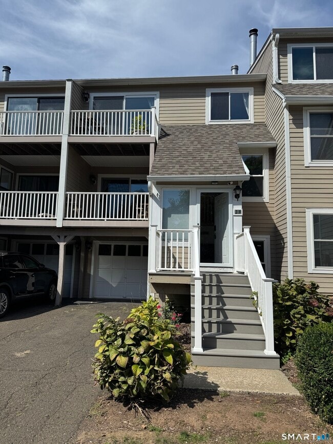 property at 103 Peddlers Dr