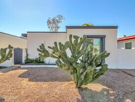 429 W La Jolla Dr in Tempe, AZ - Building Photo