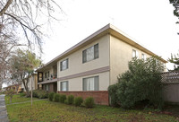 Ranchero Apartments in San Jose, CA - Foto de edificio - Building Photo