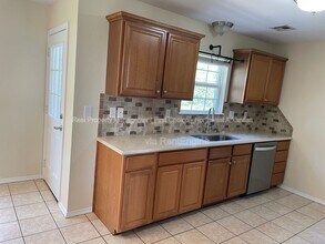 511 Brookfield Dr in Centerton, AR - Building Photo - Building Photo