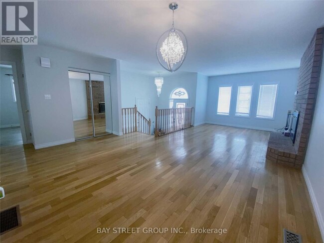 799 Coldstream Dr in Oshawa, ON - Building Photo - Building Photo