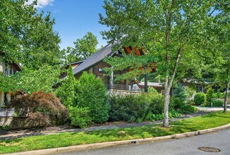 16 Wordsworth Rd in Black Mountain, NC - Building Photo - Building Photo