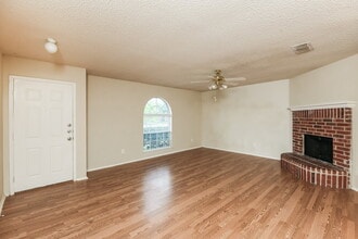 617 Sawyer Dr in Saginaw, TX - Foto de edificio - Building Photo