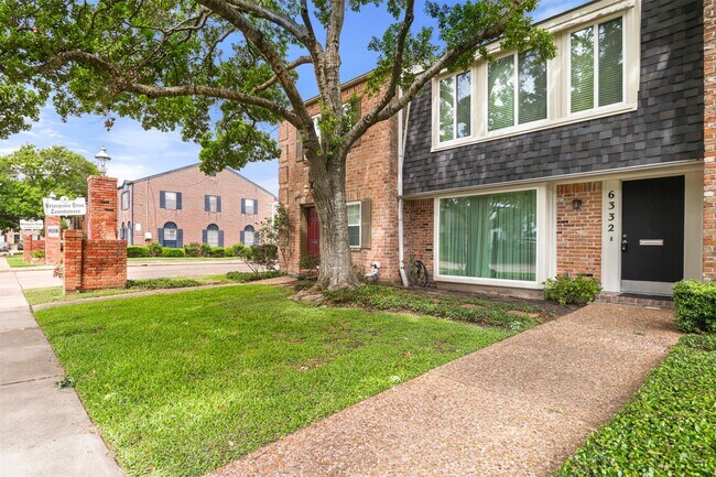 6332 Chevy Chase Dr in Houston, TX - Building Photo - Building Photo