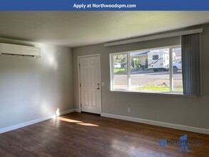 209 Elm St in Phoenix, OR - Building Photo - Building Photo