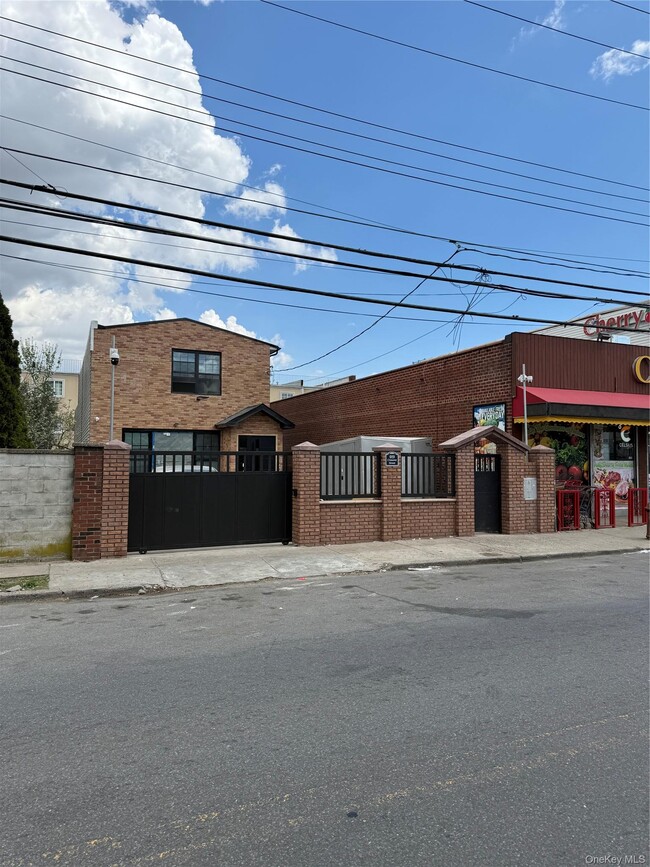 919 Crescent St. in Brooklyn, NY - Building Photo - Building Photo