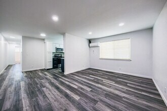 Green Garden Villa Apartments in Flint, MI - Foto de edificio - Building Photo