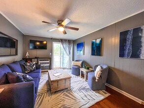 1919 Spring St, Unit Blue Palms at the Beach in North Myrtle Beach, SC - Building Photo - Building Photo