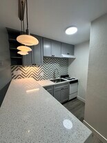 6 Admiral Dr, Unit A285 in Emeryville, CA - Building Photo