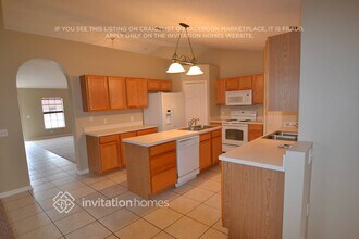 571 Fort Smith Blvd in Deltona, FL - Foto de edificio - Building Photo