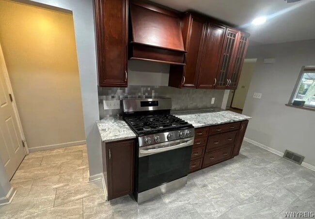 298 Skillen St in Buffalo, NY - Building Photo - Building Photo